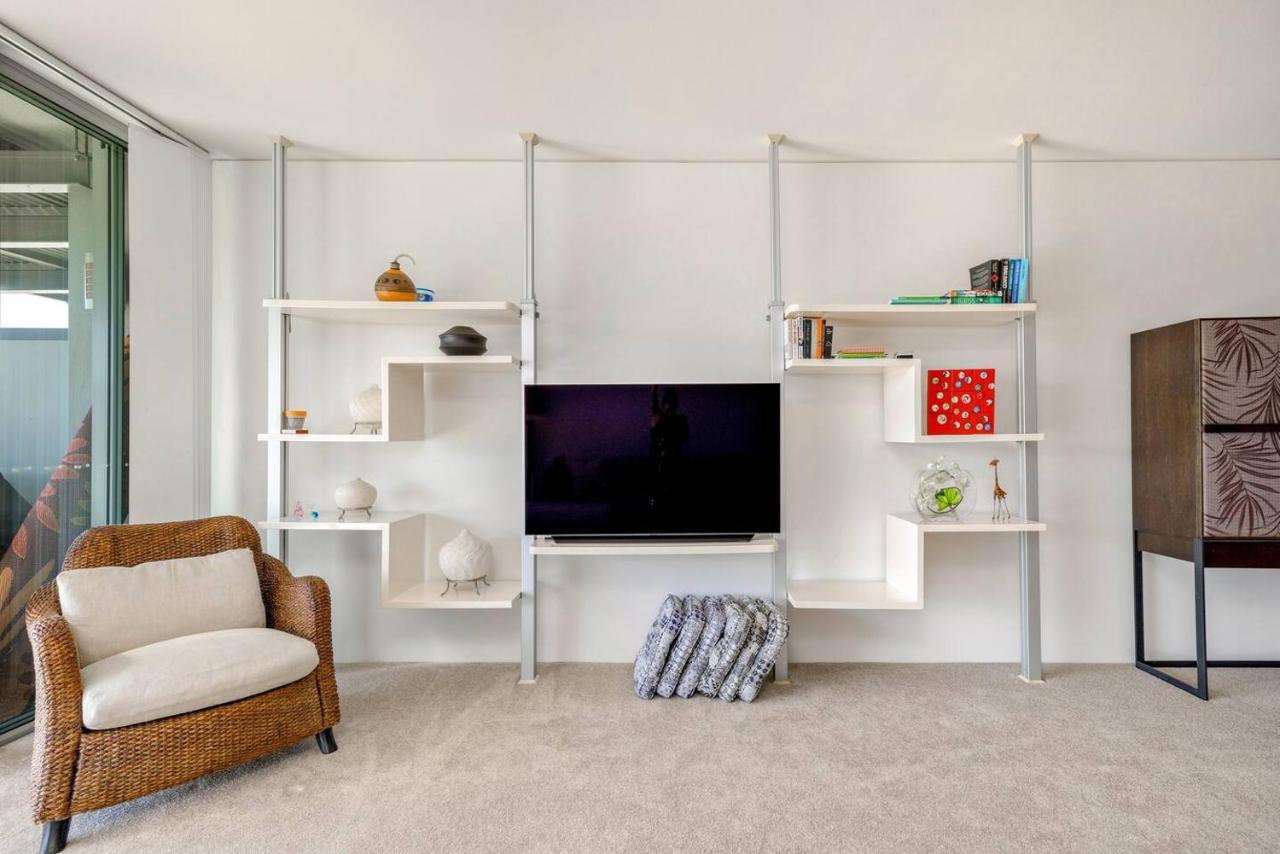 Coastal Charmer - Your Waterfront Sanctuary Apartment