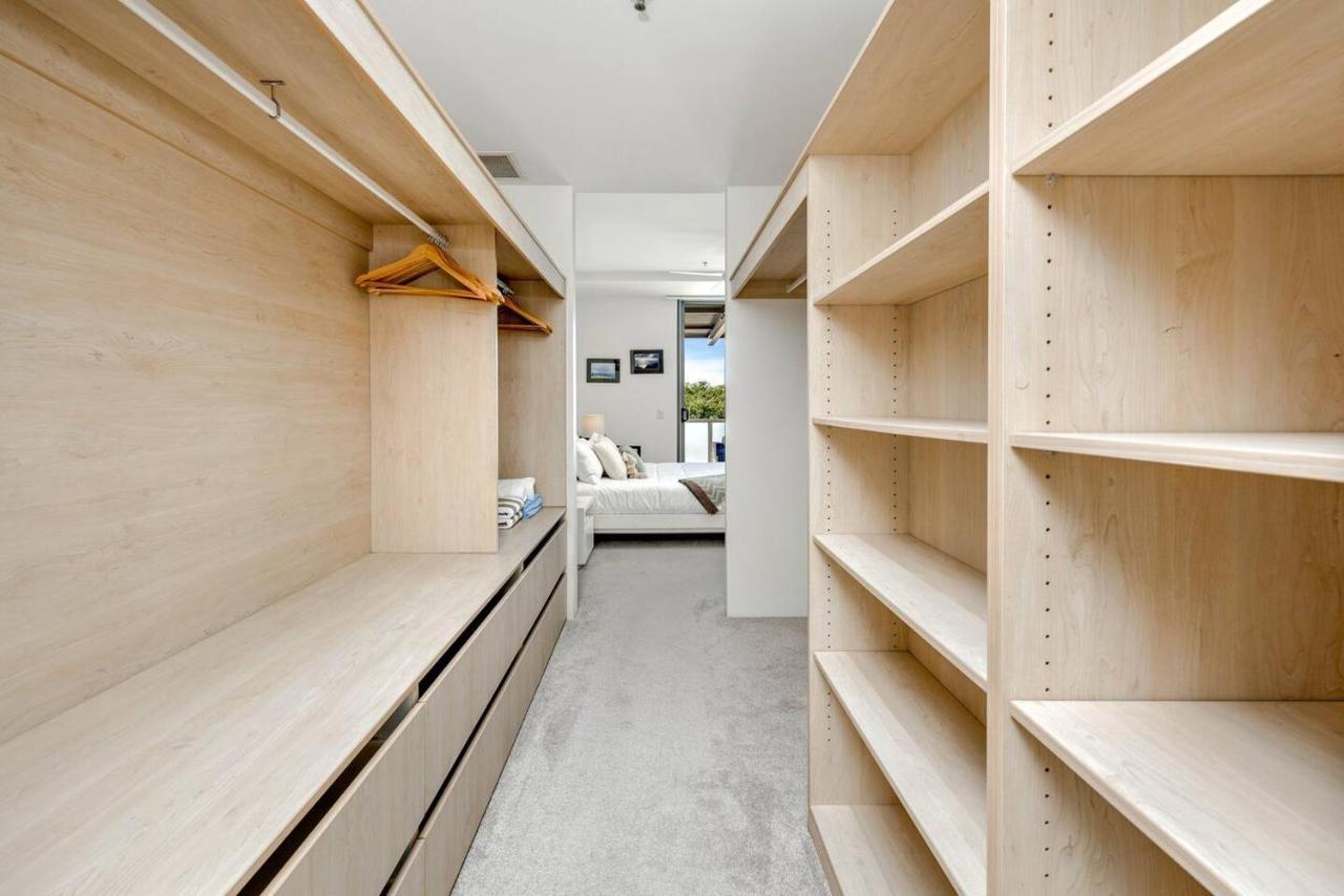 Coastal Charmer - Your Waterfront Sanctuary Apartment *
